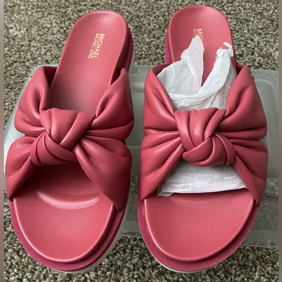Michael Kors Sandals. Sz 7. New without box - Picture 2 of 3